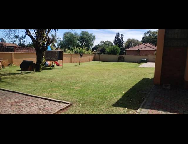 5 BEDROOM HOUSE FOR SALE IN CLAYVILLE